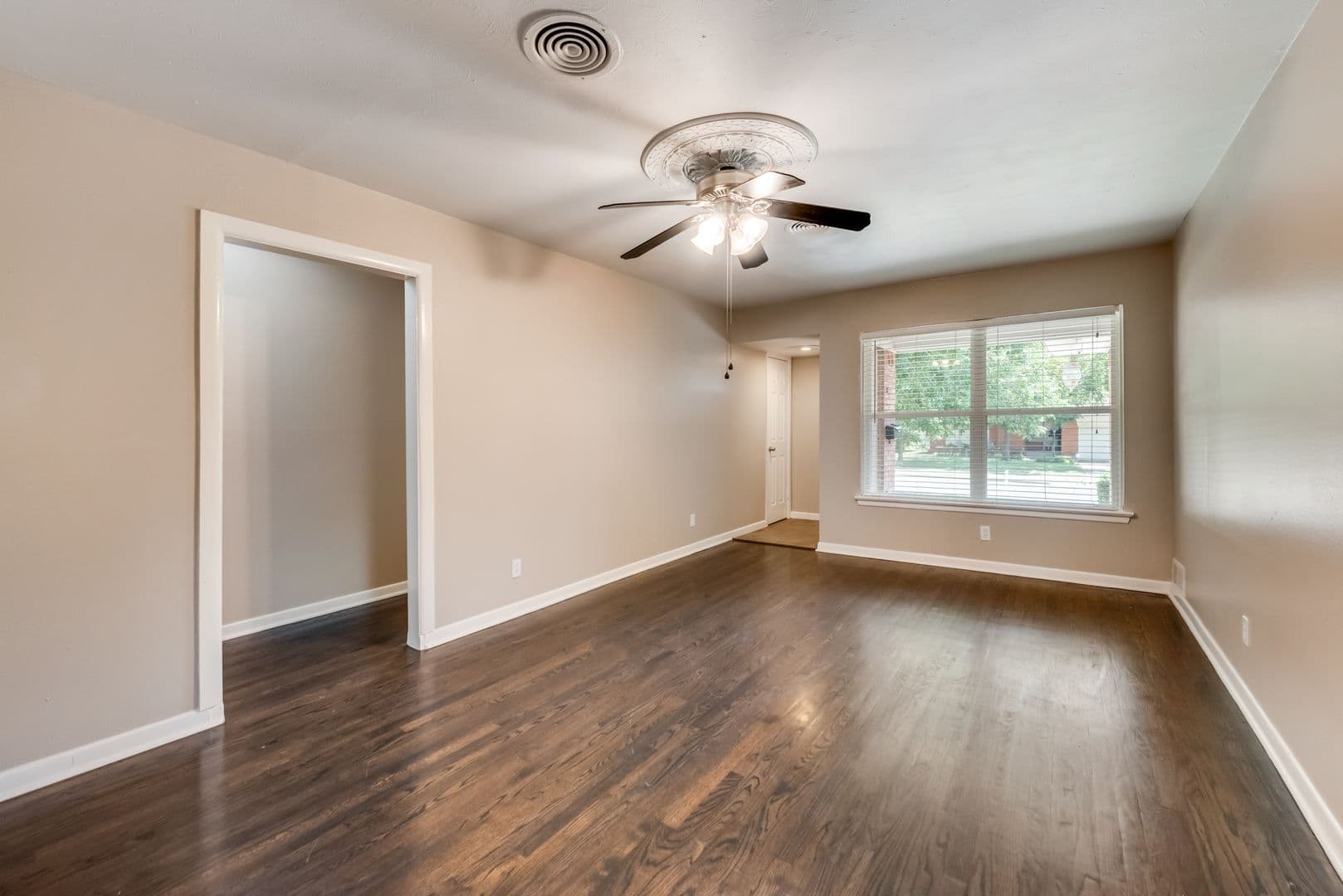 Dallas House: 2629 San Medina Ave.