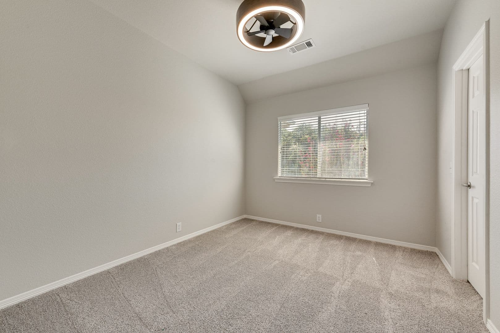 Heath House: 101 Dunford Dr