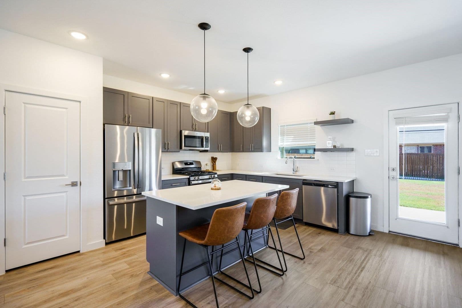 Seagoville House: 2608 Ontario Dr