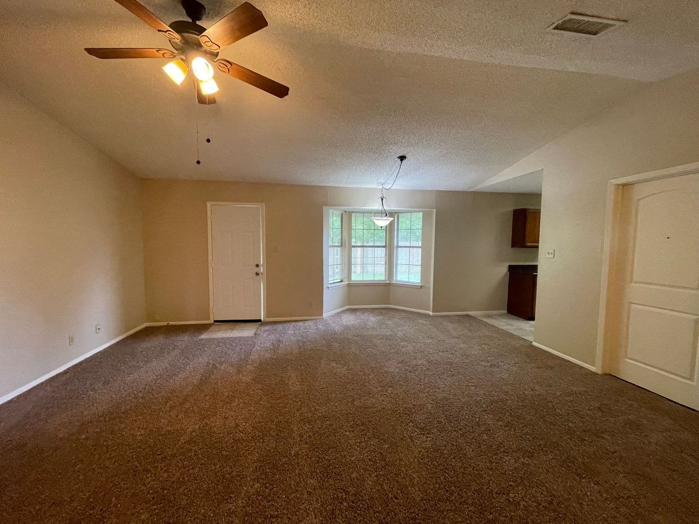 Royse City House: 821 Loganwood DR