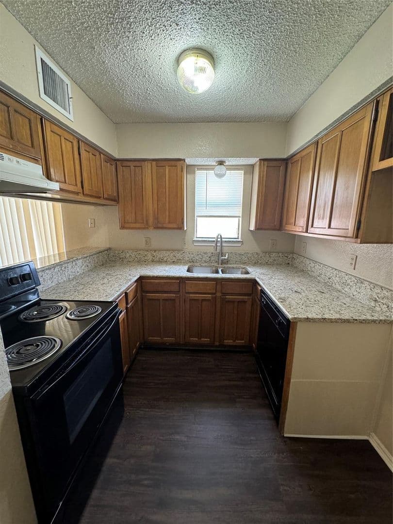 Mesquite House: 2140 Norcross Dr