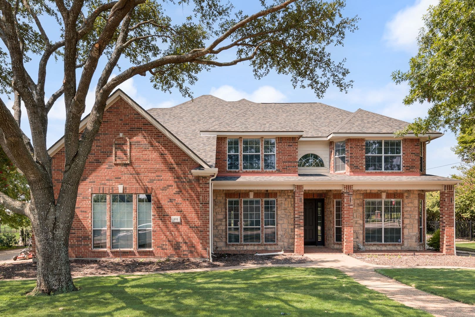 Heath House: 101 Dunford Dr