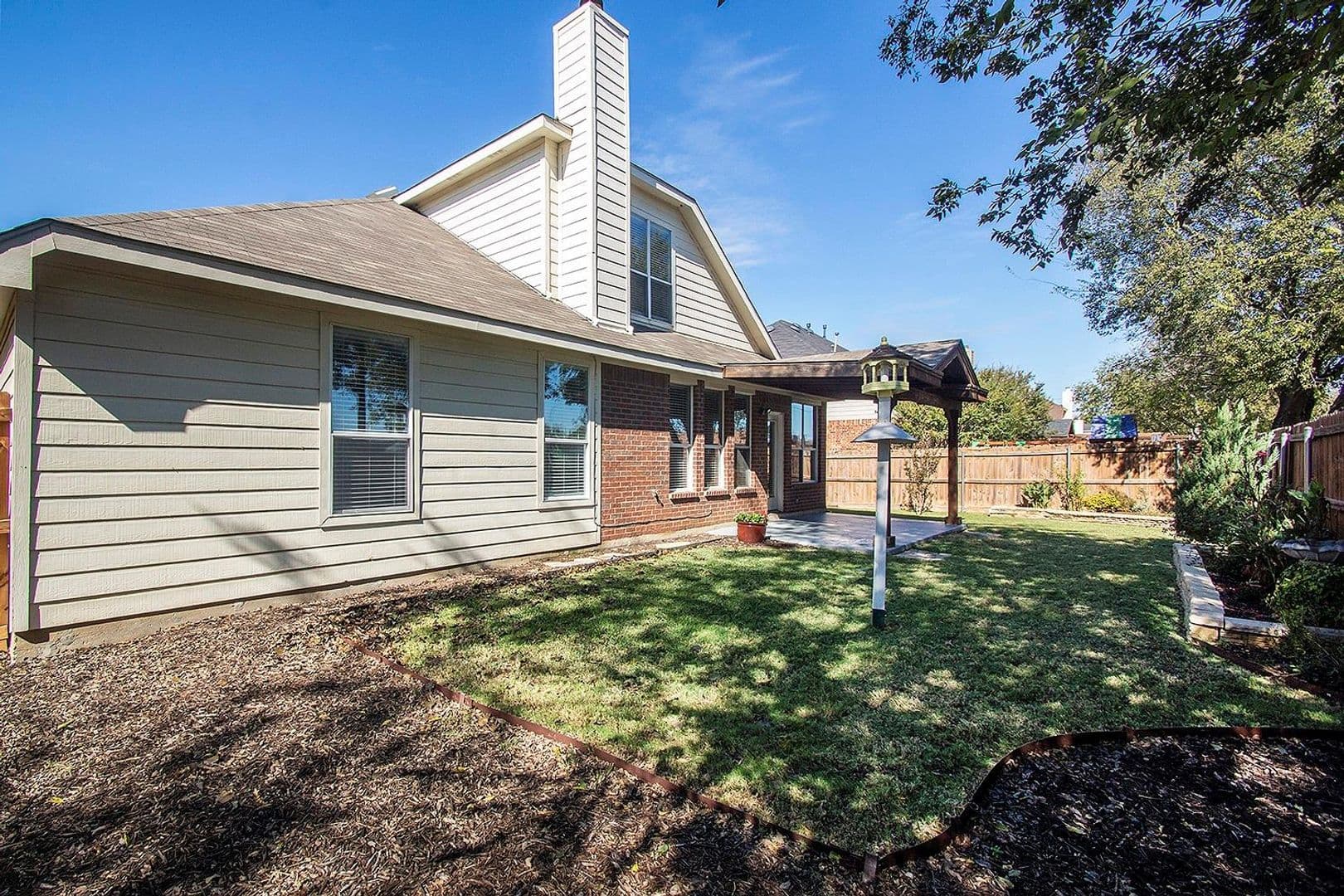 Allen House: 406 Leameadow Dr
