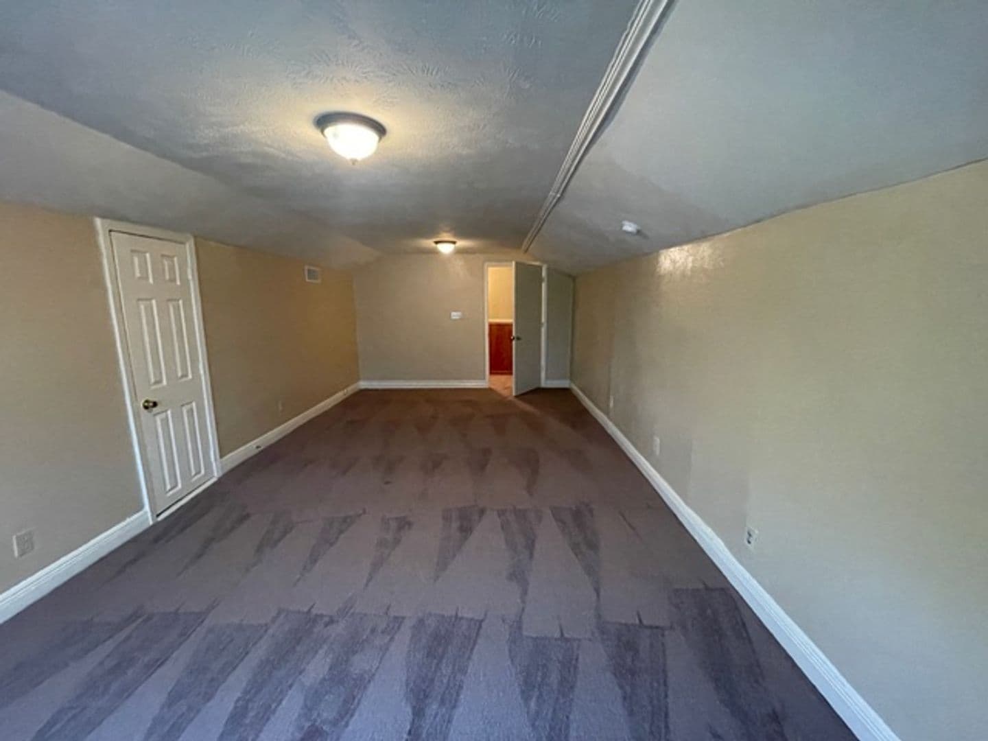 Rowlett House: 9401 Grant Dr
