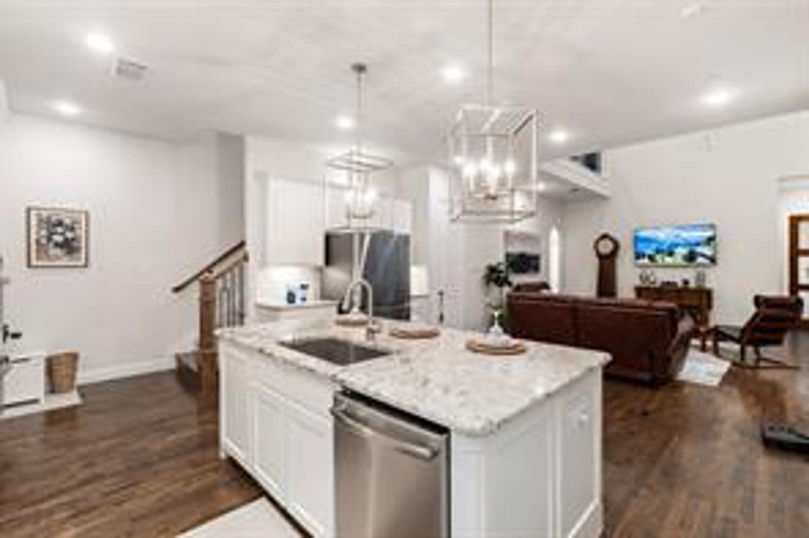 Allen House: 1054 Drew Lane