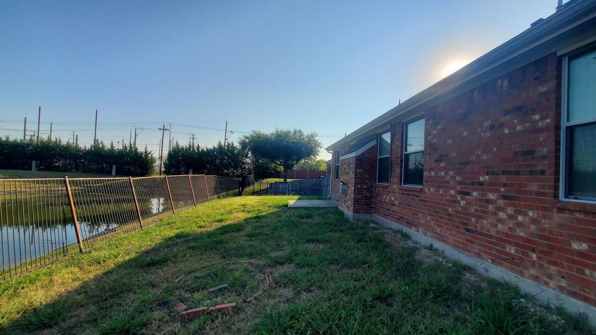 Rowlett House: 10909 Nantucket Dr