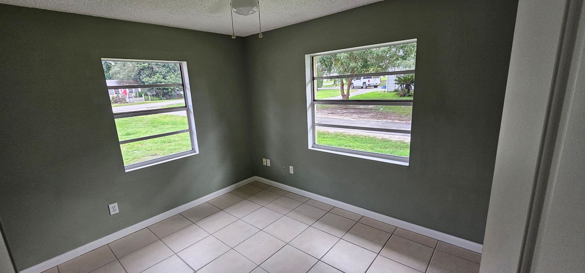 Deland House: 452 S. Hill Ave.