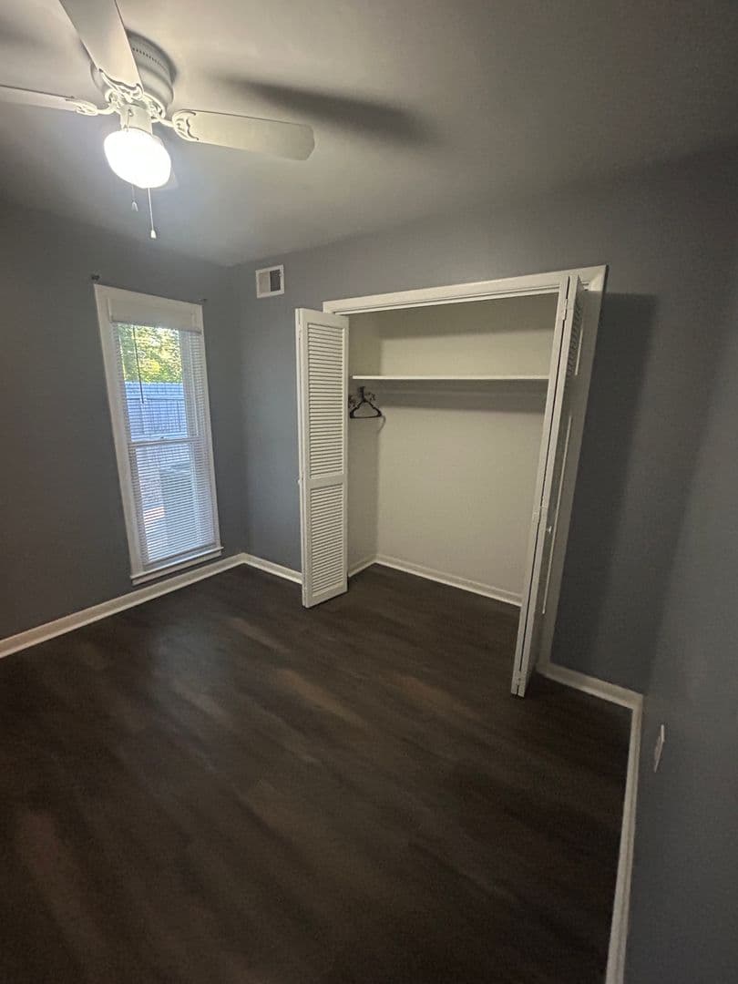 Greenville House: 3706 E. North Street Unit J4