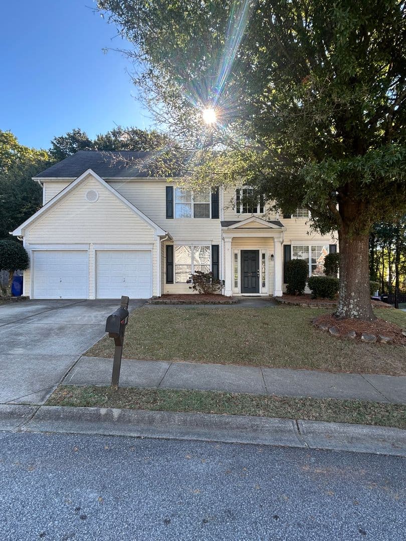 Greenville House: 107 Saddlebrook Lane
