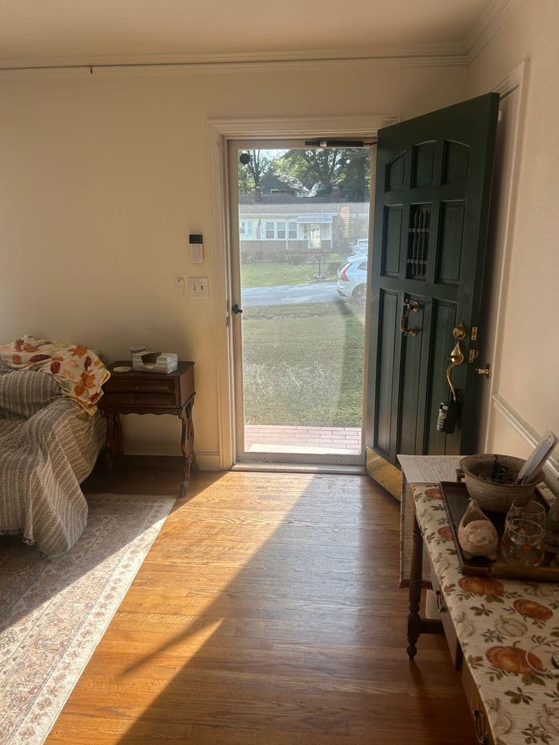 Greenville House: 19 E. Circle Ave