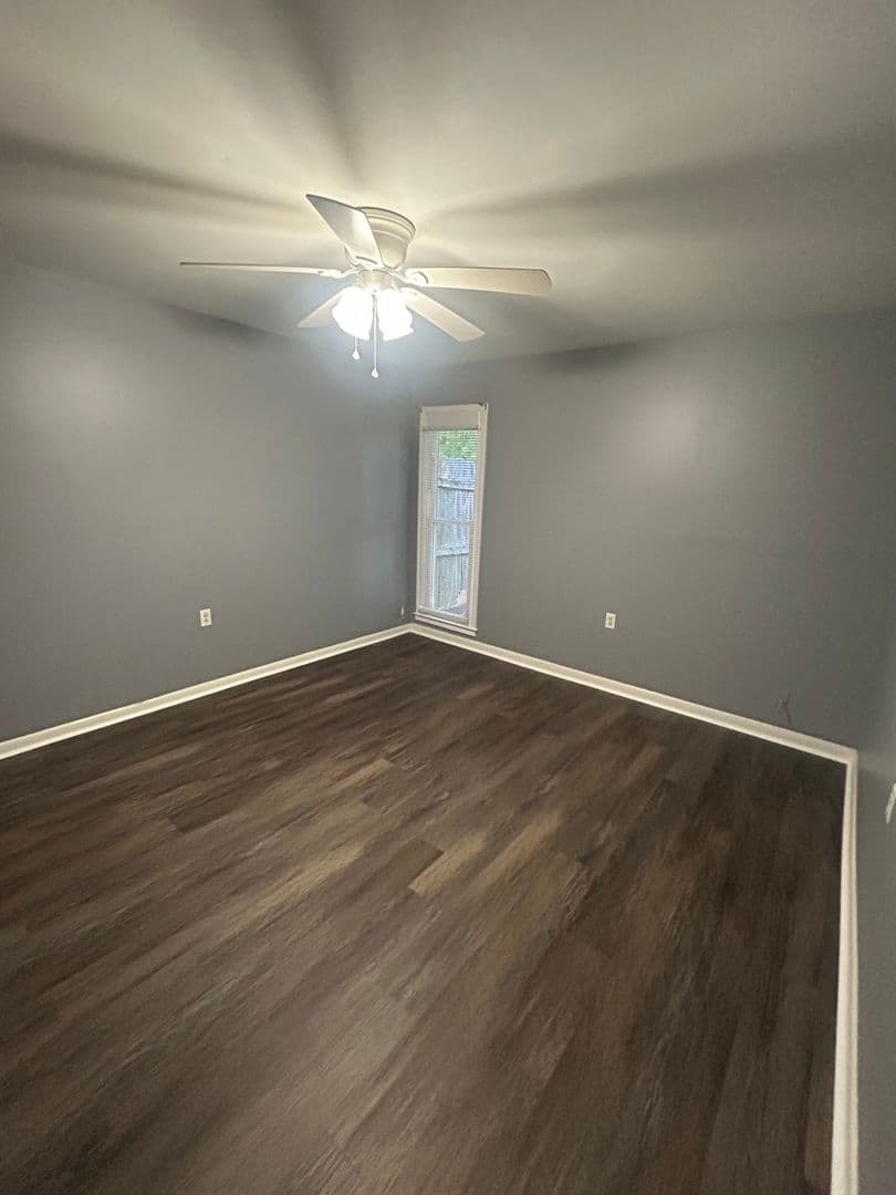 Greenville House: 3706 E. North Street Unit J4