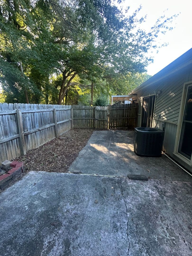 Greenville House: 3706 E. North Street Unit J4