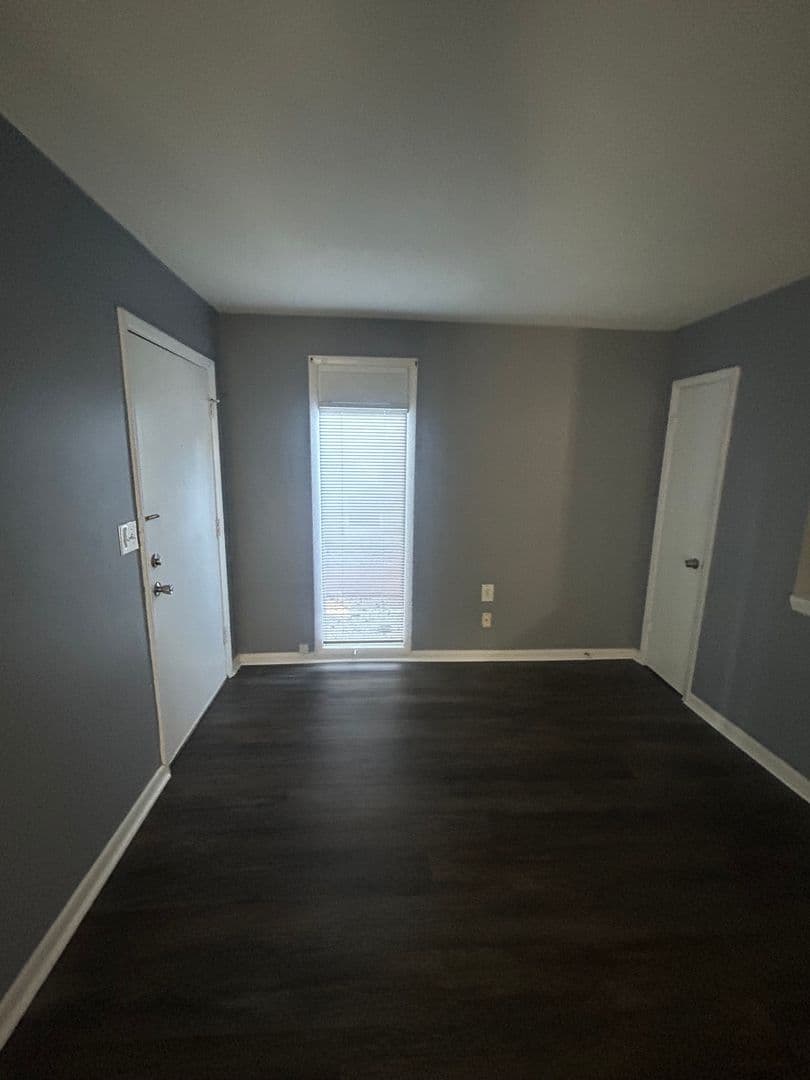 Greenville House: 3706 E. North Street Unit J4
