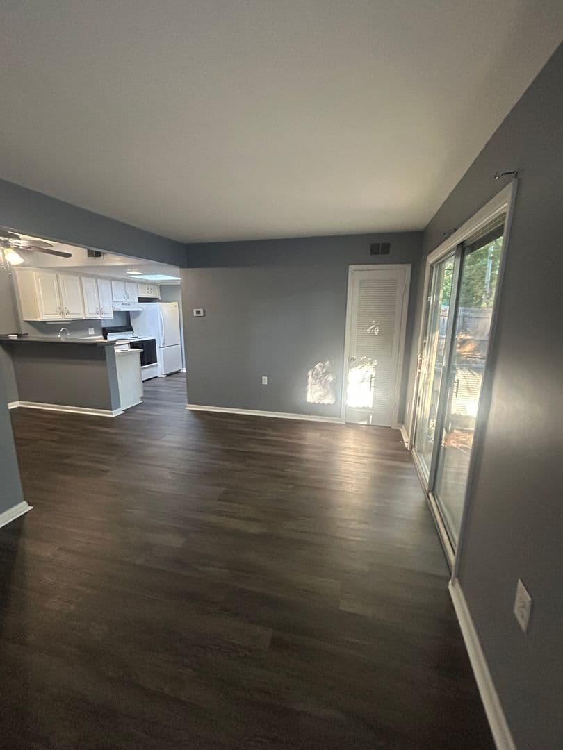 Greenville House: 3706 E. North Street Unit J4
