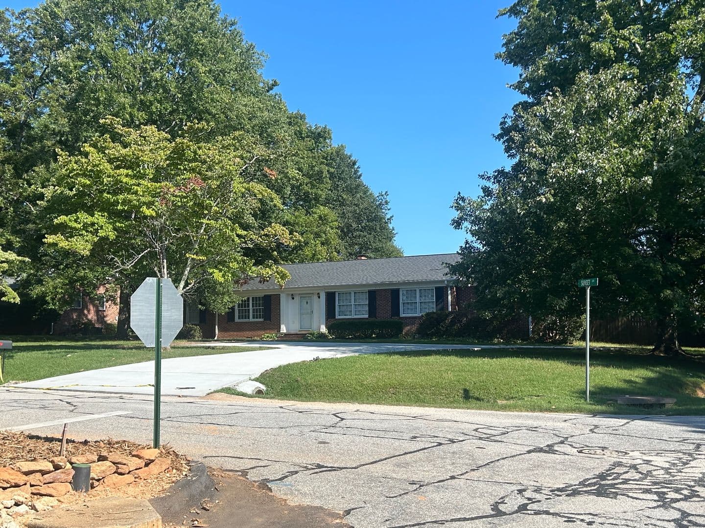 Mauldin House: 129 Sunset Drive