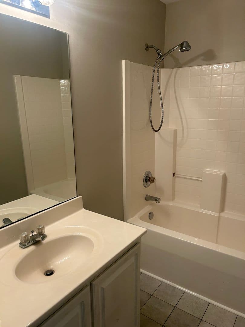 Greenville House: 107 Saddlebrook Lane