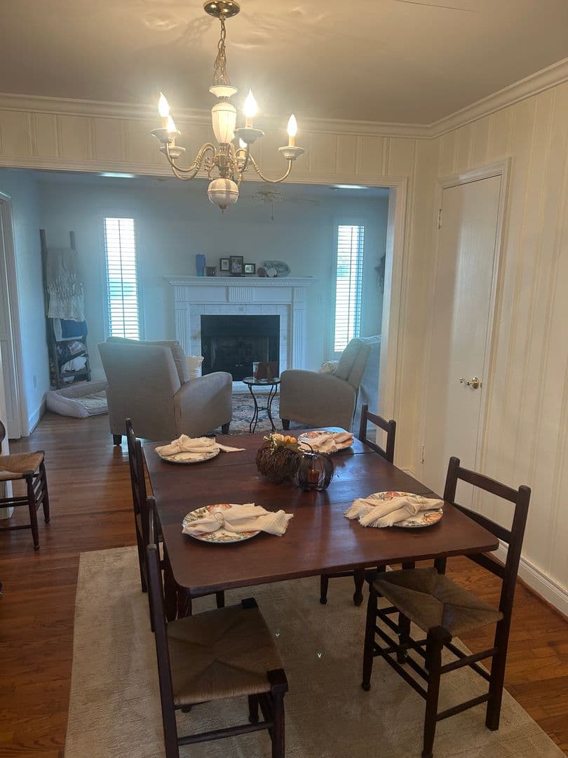 Greenville House: 19 E. Circle Ave