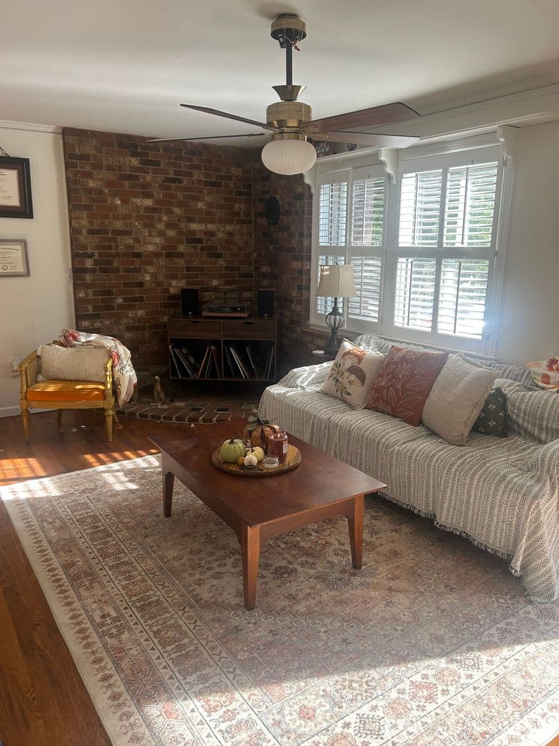 Greenville House: 19 E. Circle Ave