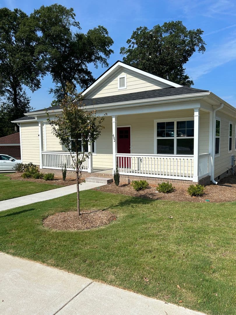 Greenville House: 402 Prosperity Avenue