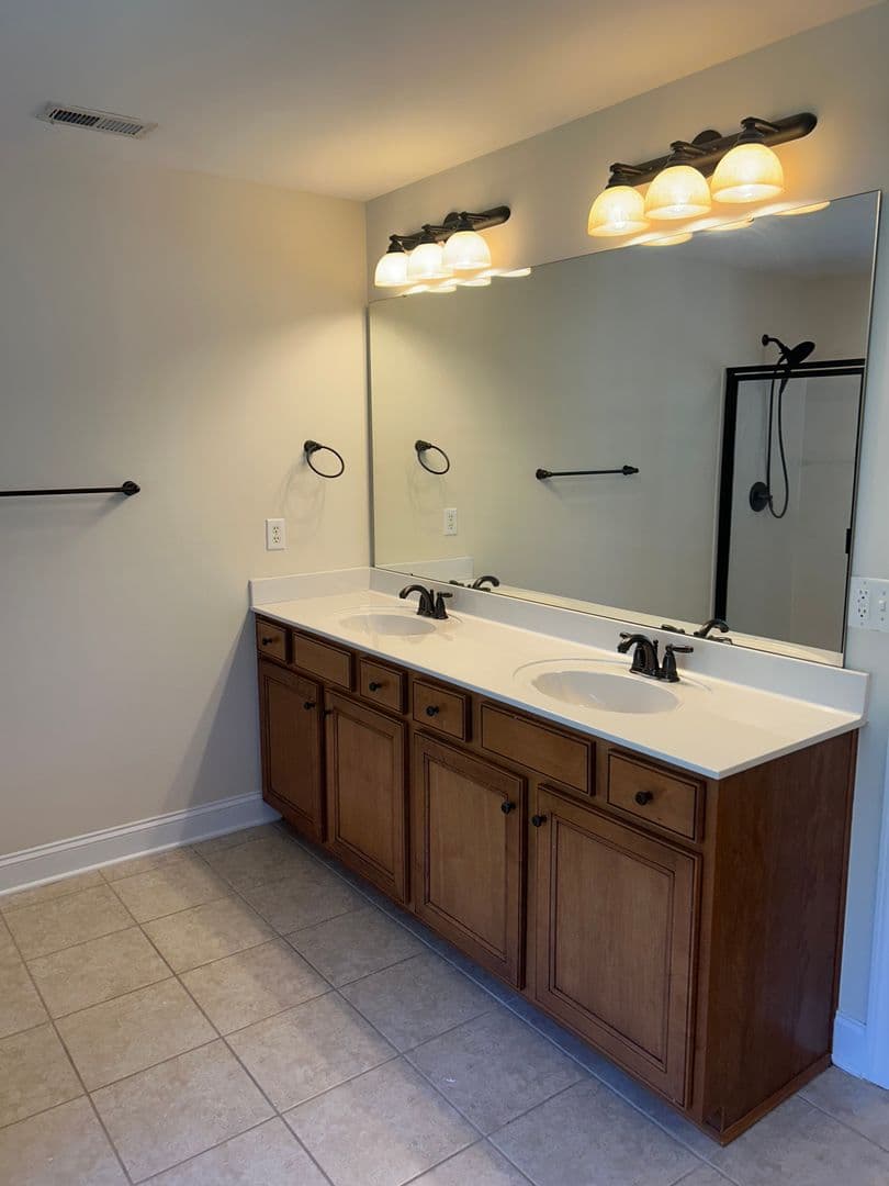 Simpsonville House: 304 Cypress Hill Court