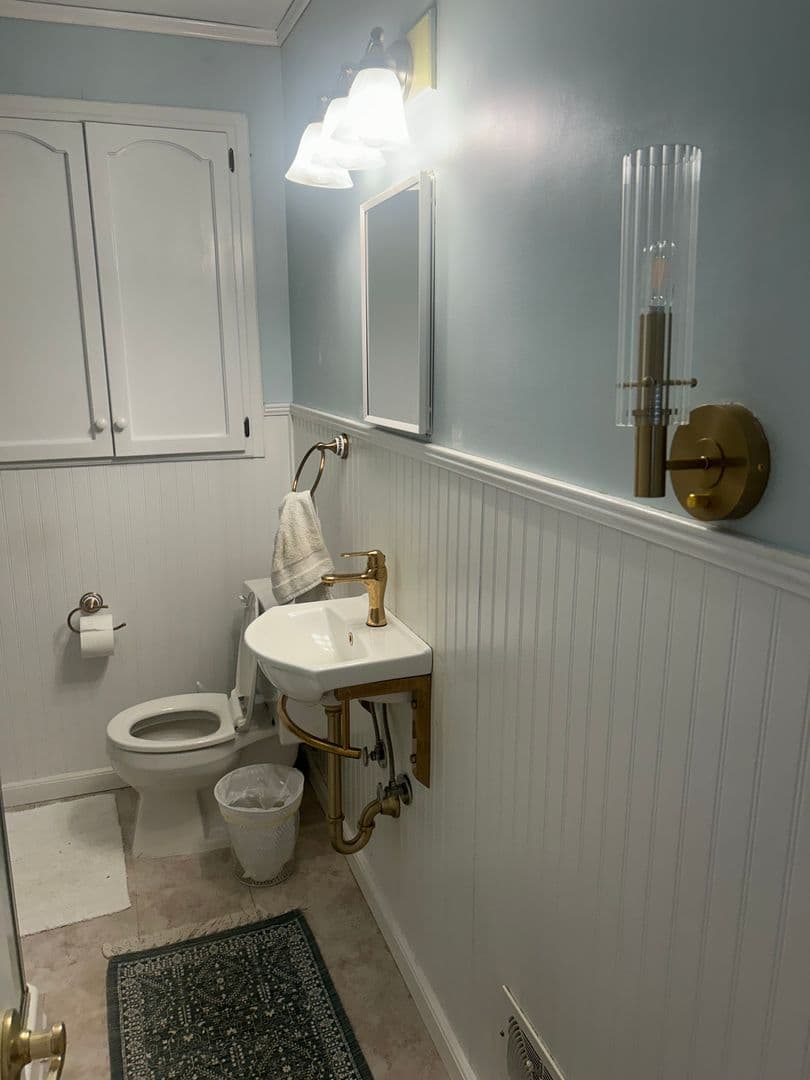 Greenville House: 19 E. Circle Ave