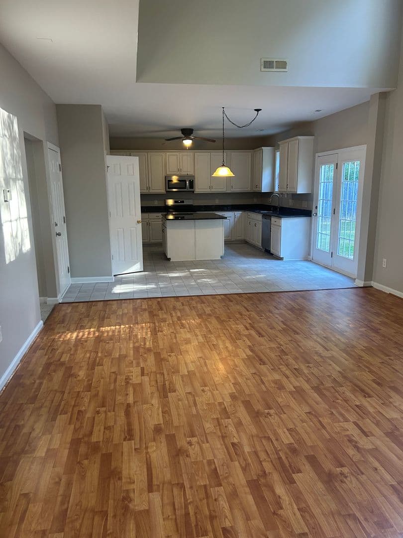 Greenville House: 107 Saddlebrook Lane