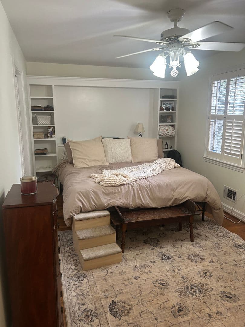 Greenville House: 19 E. Circle Ave