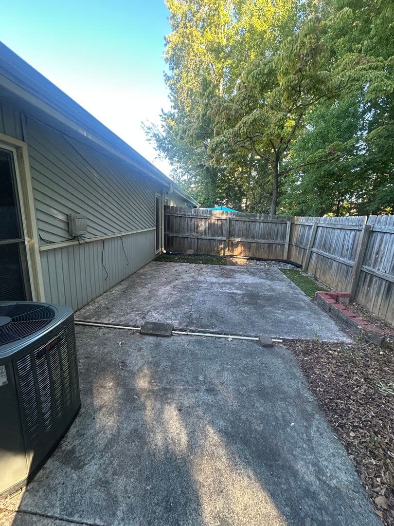 Greenville House: 3706 E. North Street Unit J4