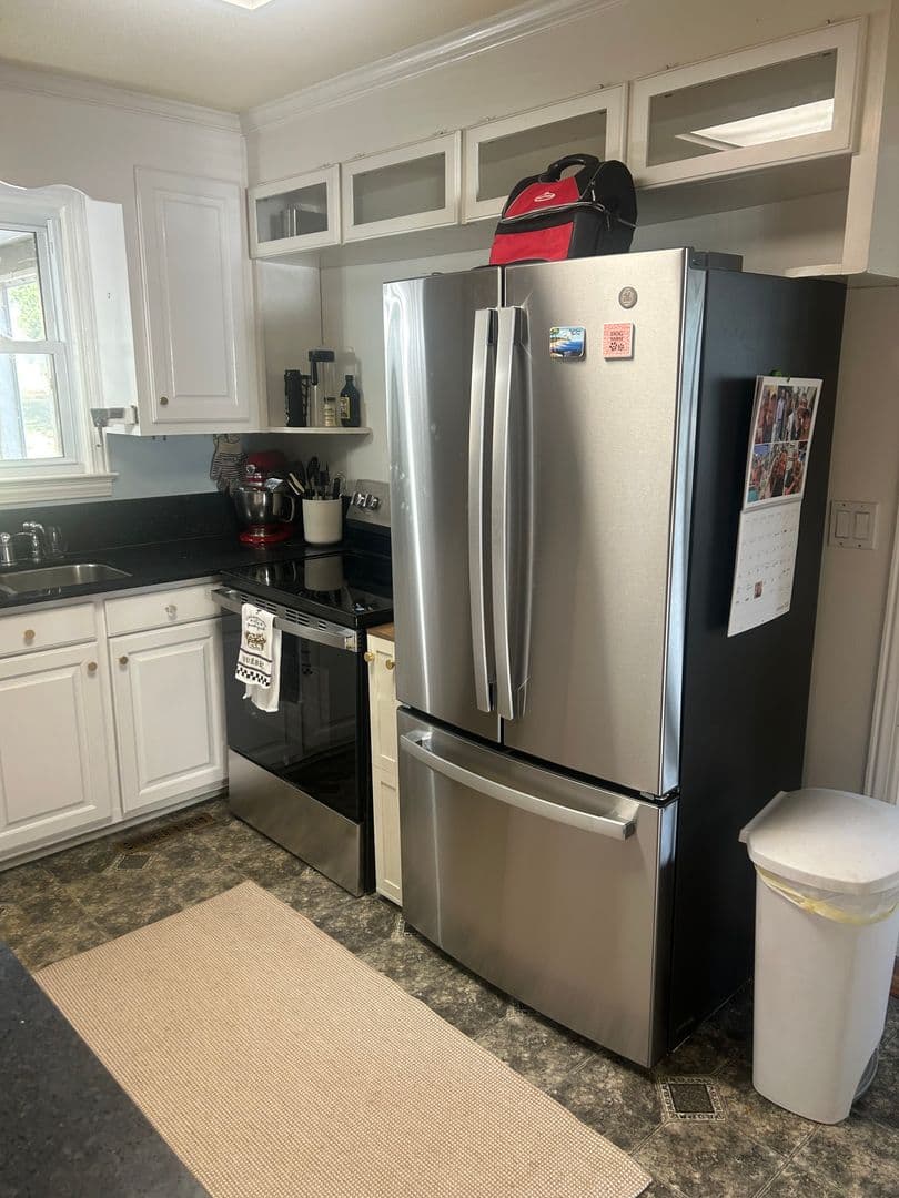 Greenville House: 19 E. Circle Ave
