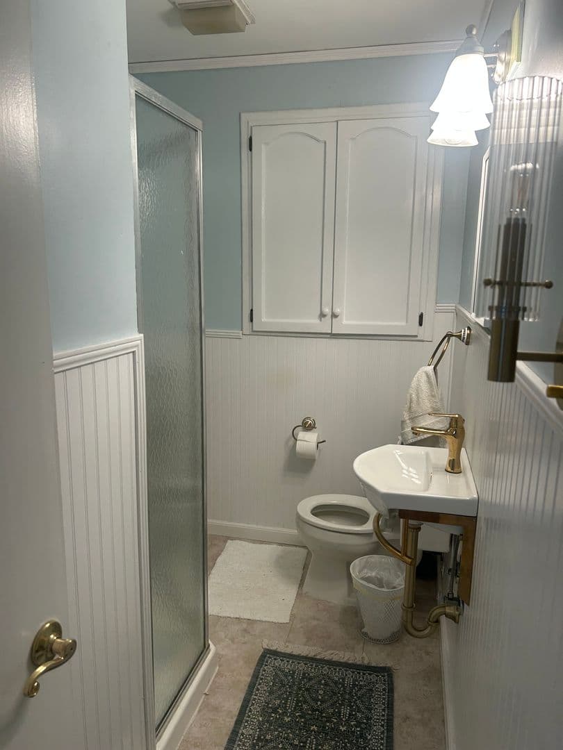 Greenville House: 19 E. Circle Ave