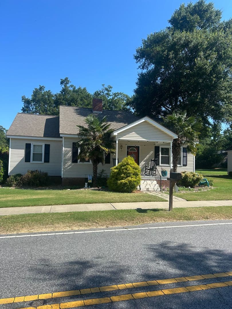 Simpsonville House: 204 Richardson Street