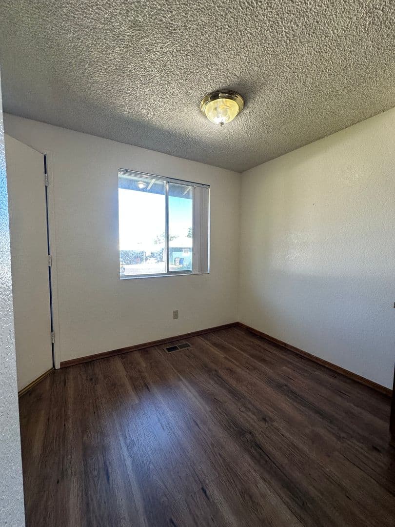 Wenatchee Apartment: 340 Pear ln