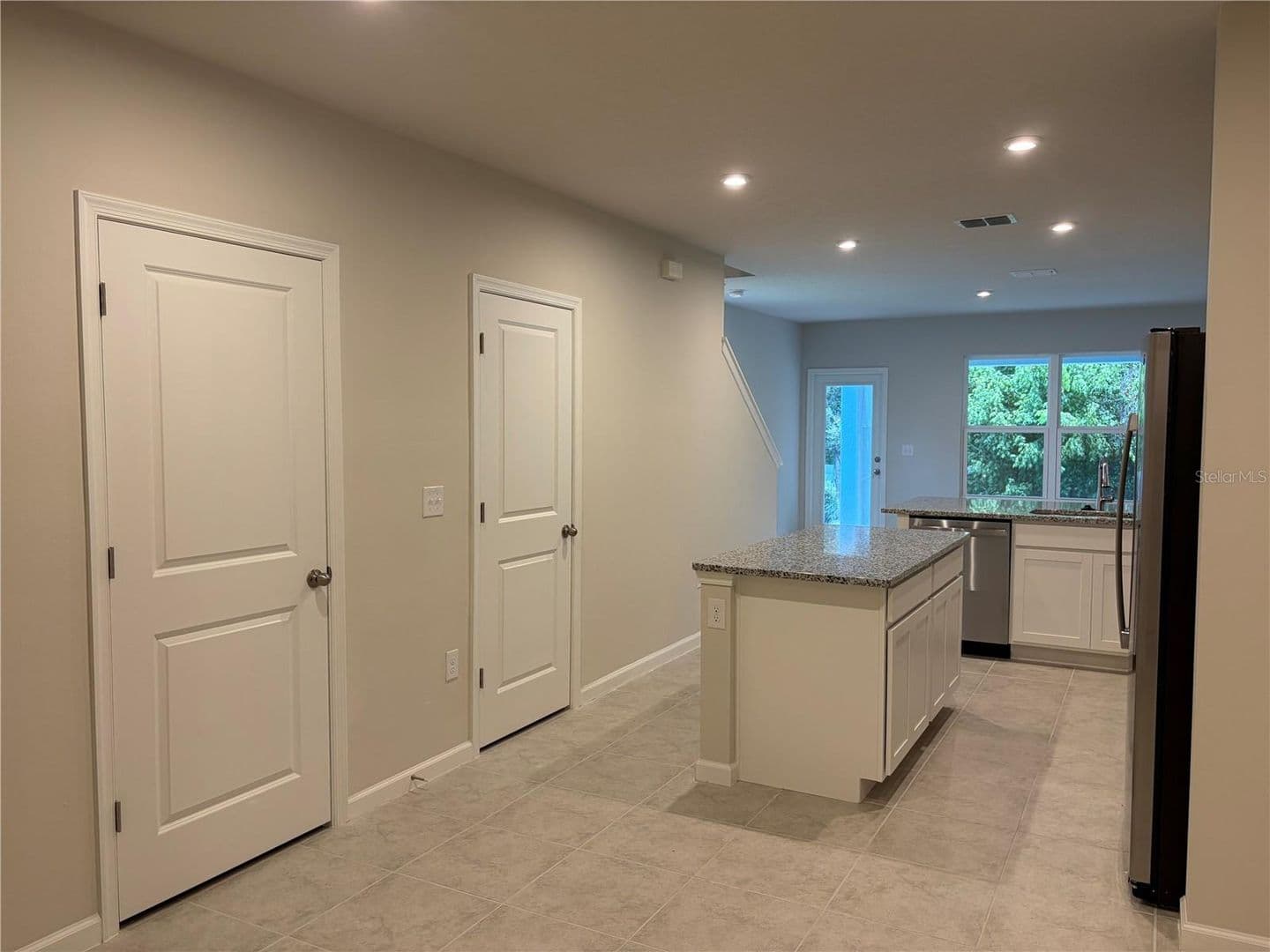 South Daytona House: 2006 Edison Pointe Blvd