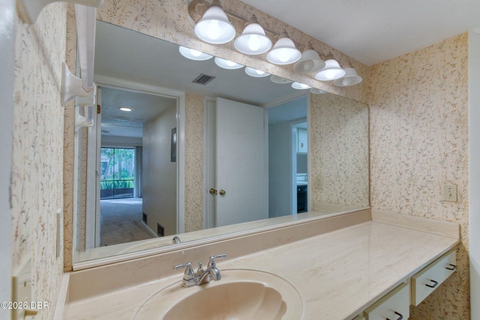Daytona Beach House: 102 Bob White Court 4