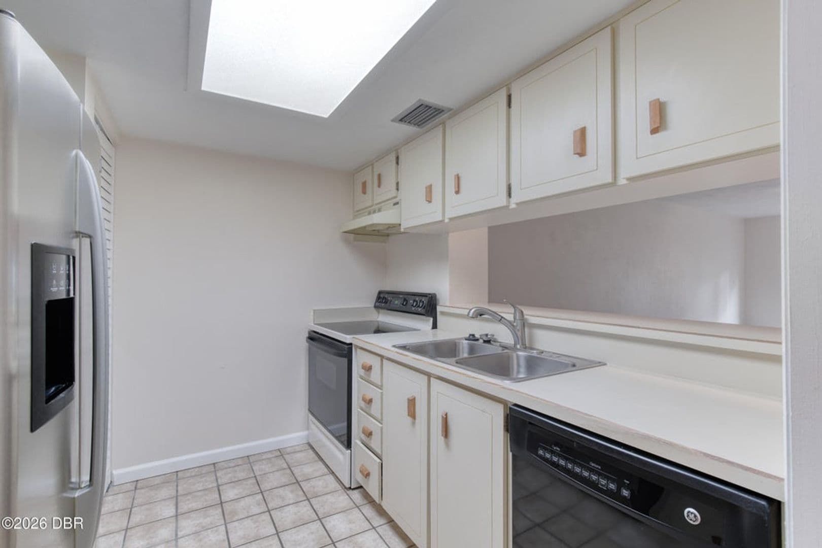 Daytona Beach House: 102 Bob White Court 4