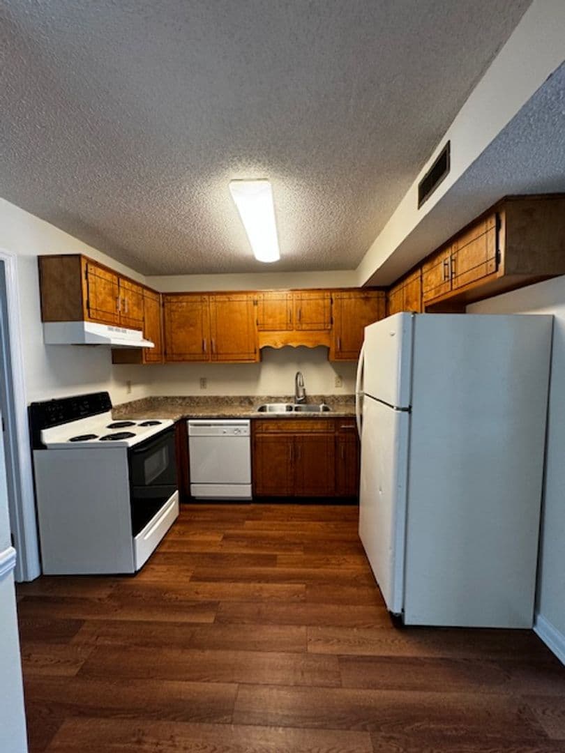 Cleveland House: 541 20th St N.W.