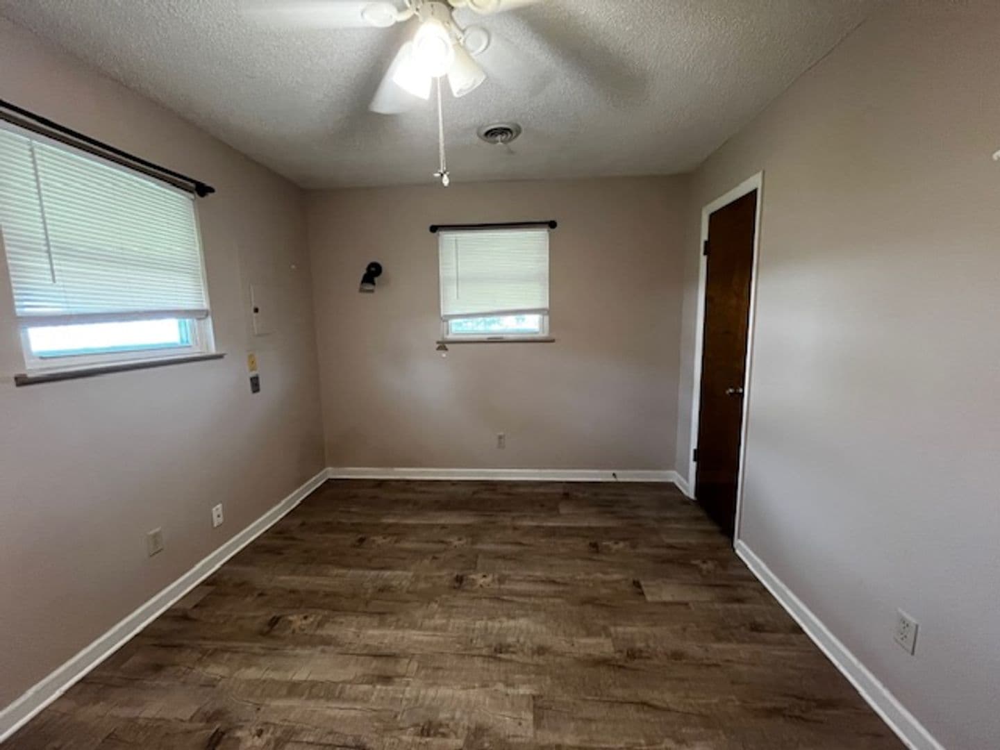 Cleveland House: 159 Durkee Rd NE