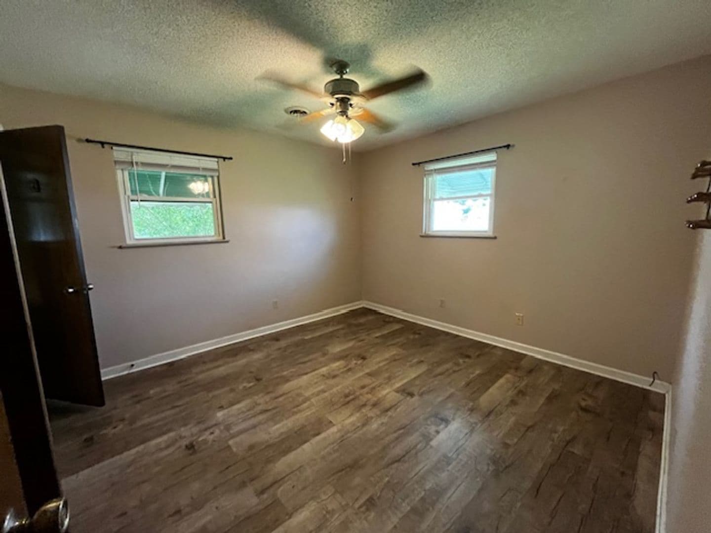 Cleveland House: 159 Durkee Rd NE