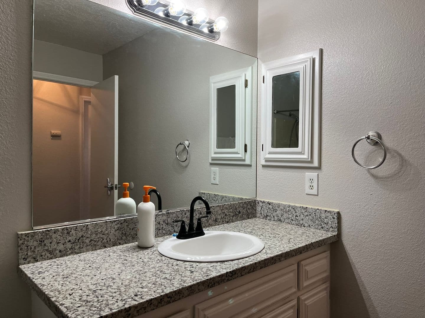 Hesperia House: 19105 Centennial St