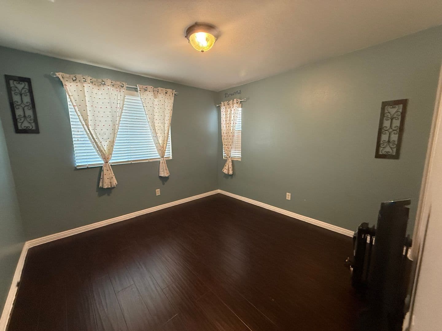 Hesperia House: 12951 Susanville St