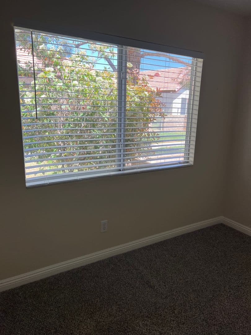 Apple Valley House: 11531 Oak Street