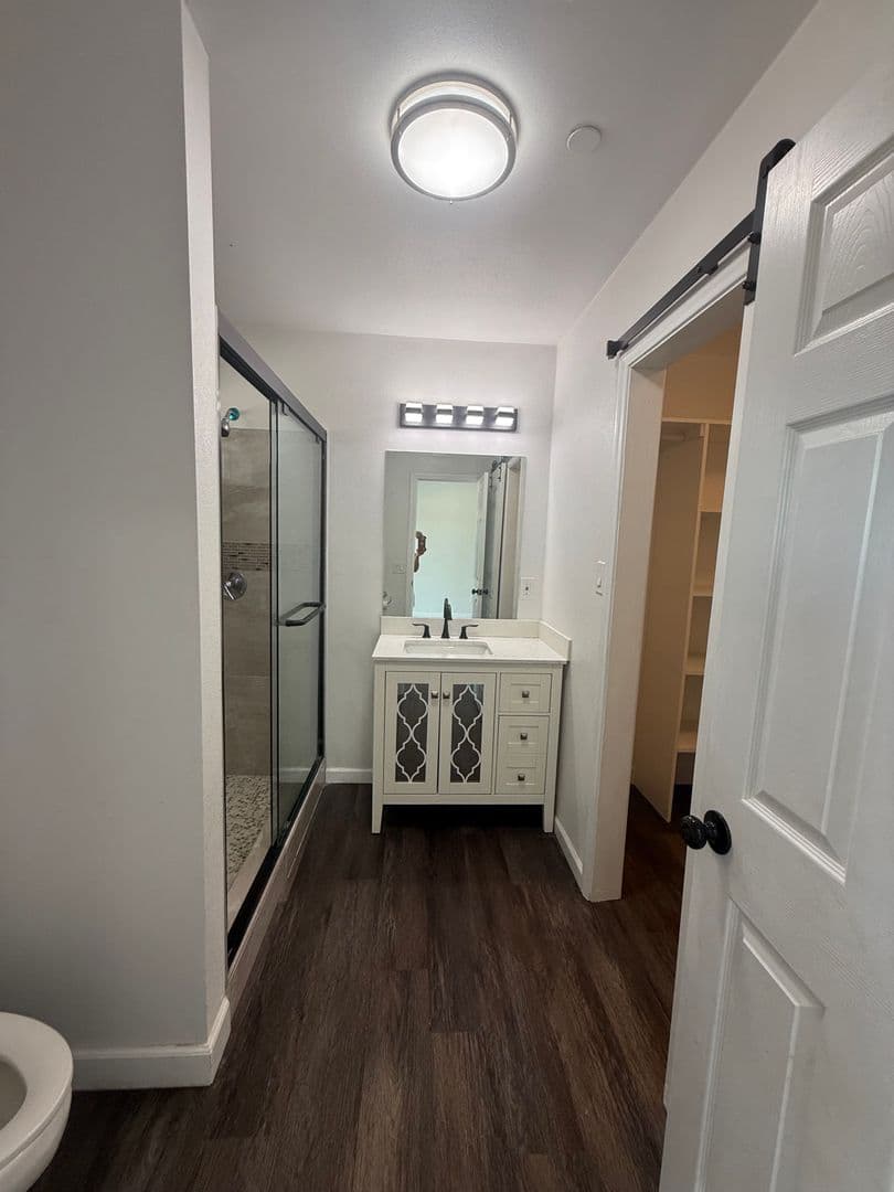 Oak Hills House: 12977 Cactus St