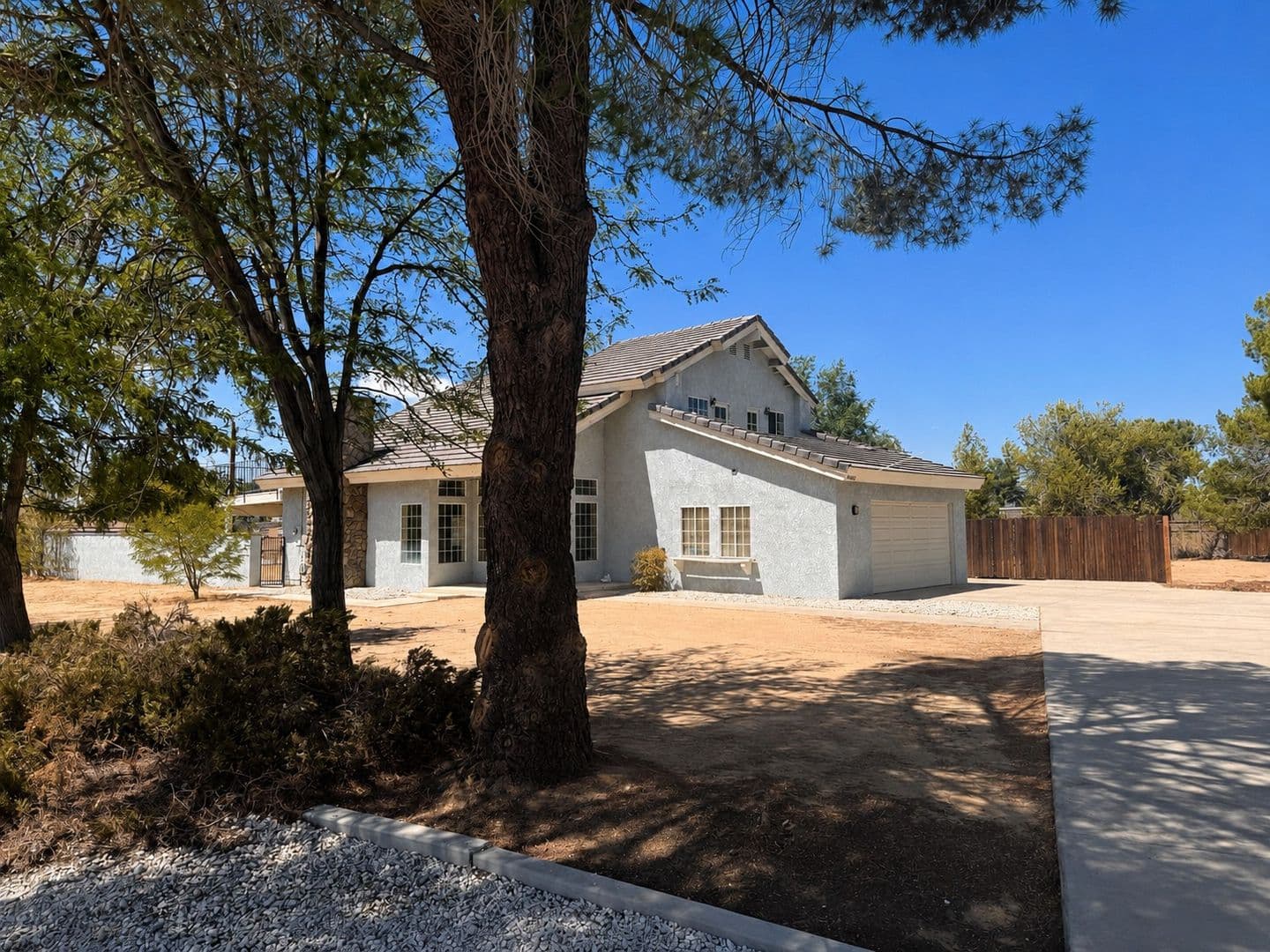 Apple Valley House: 14260 Mandan Road