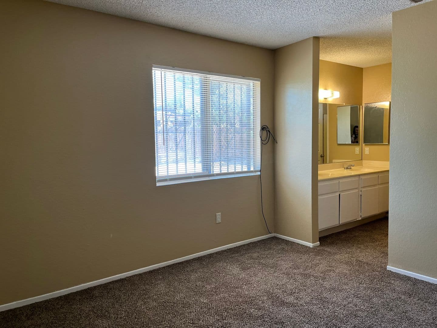 Adelanto House: 10443 Cimmeron Trail Dr