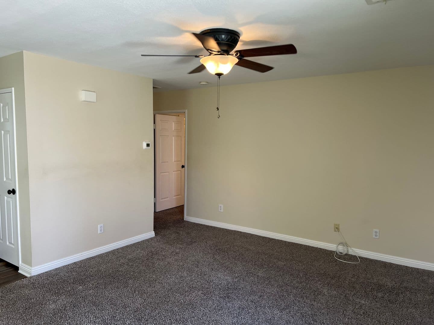 Apple Valley House: 11531 Oak Street