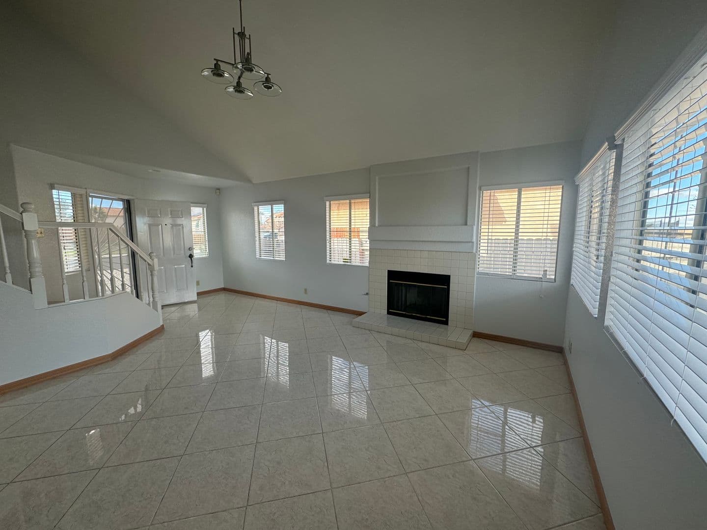 Victorville House: 12715 Sundown Rd.