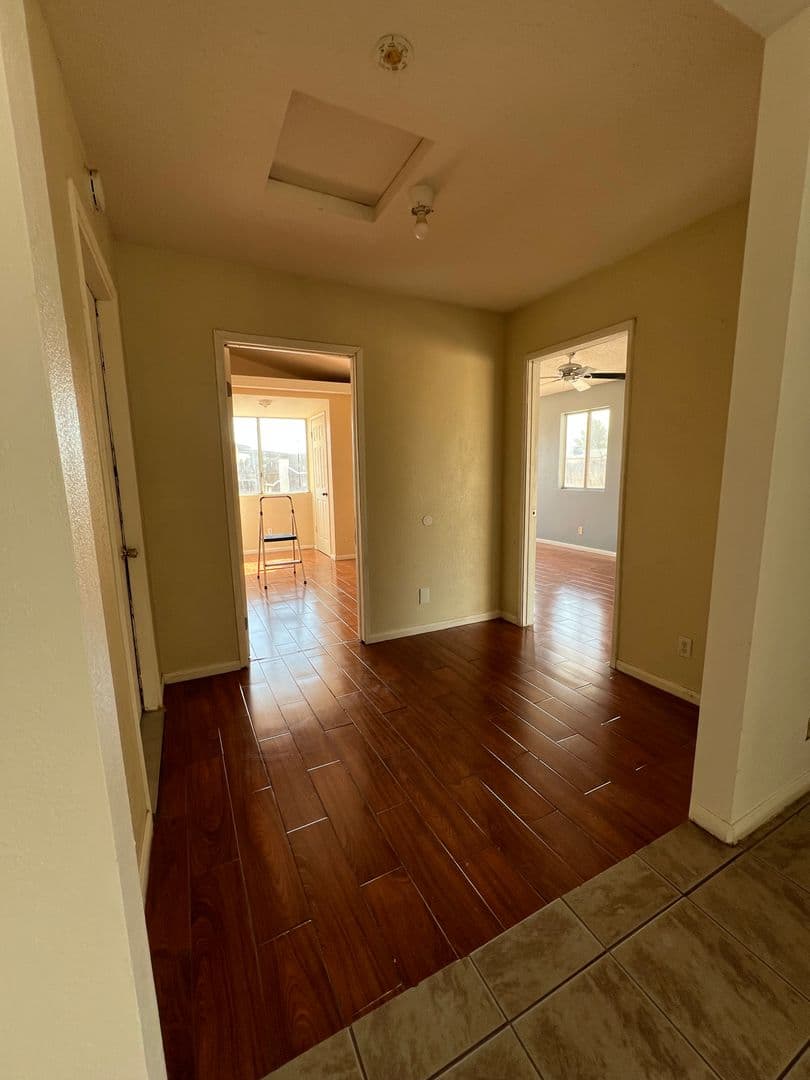 Apple Valley House: 22347 Tehama Road