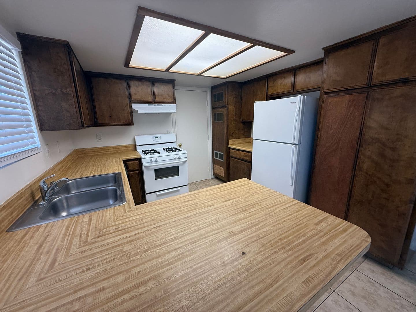 Apple Valley Apartment: 20318 Thunderbird