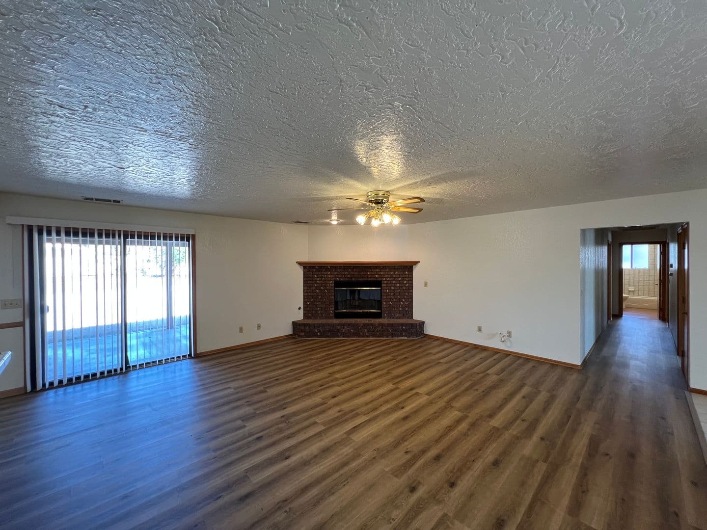 Apple Valley House: 16306 Kasota Road