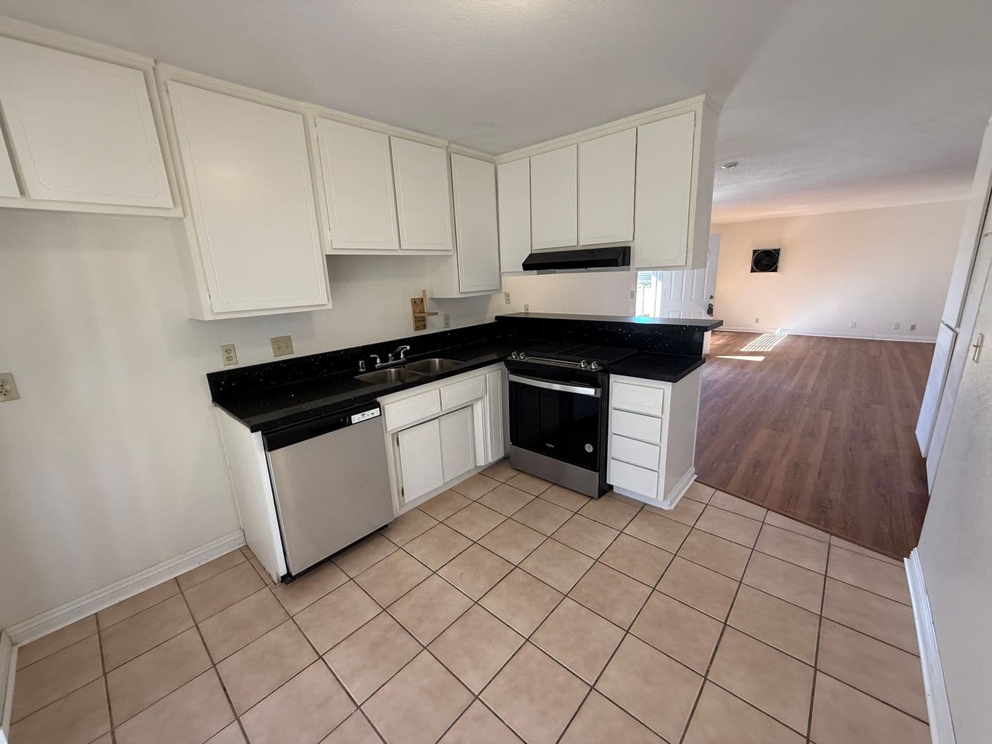 Apple Valley Apartment: 20788 Thunderbird Road